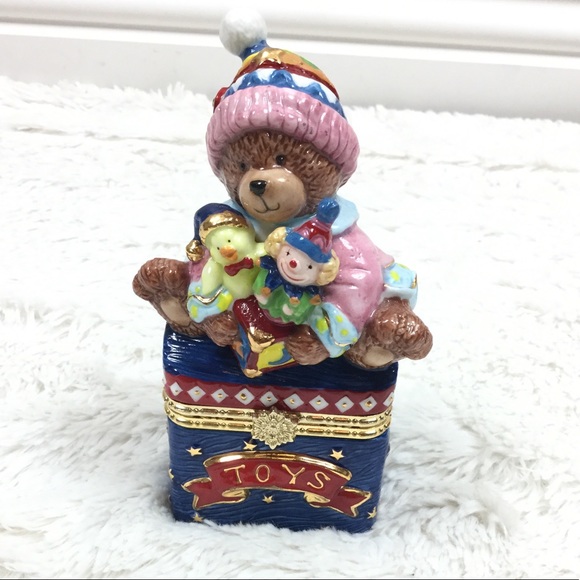 Traditions Porcelain Decorative Box - Picture 1 of 6